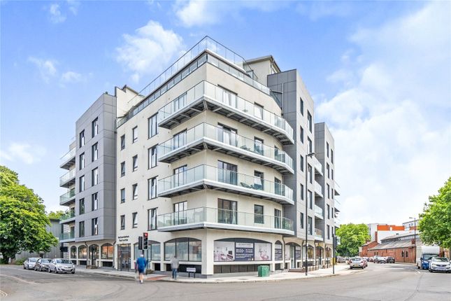 Thumbnail Flat for sale in Royal Crescent Road, Southampton