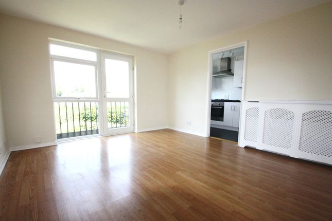 Flat to rent in Holmbury Grove, Forestdale, Surrey
