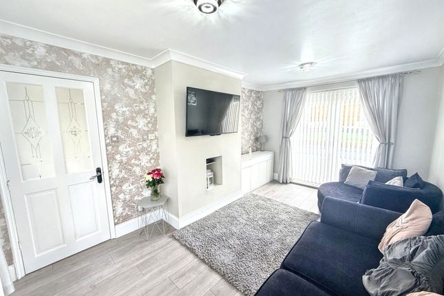 28, Hale Rise, Peterlee photo 3