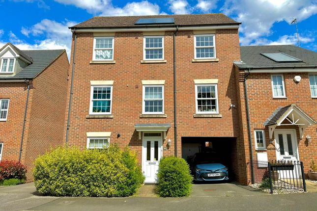Town house for sale in Cable Crescent, Milton Keynes