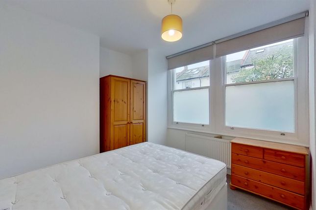 GFF, 125, Balvernie Grove, London photo 5