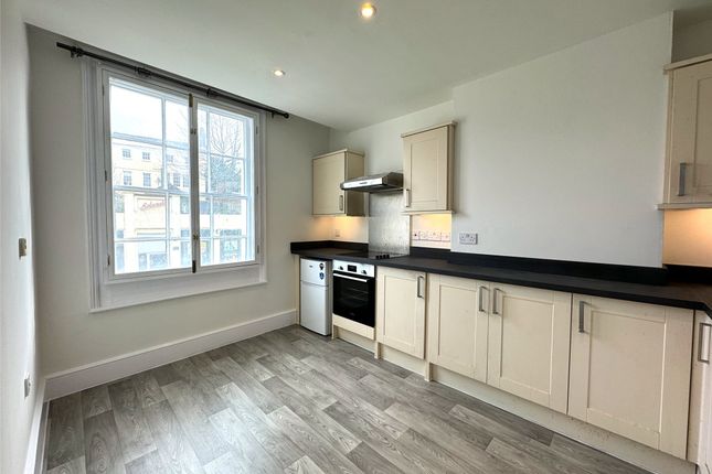 Flat 5, 20-26, South Street, Surrey photo 4