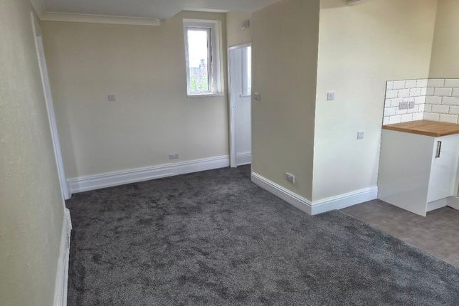Flat 5, Brights Cottage, Heckmondwike photo 5