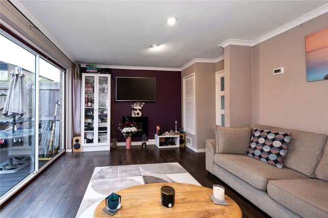 5, Clover Walk, Kent photo 3