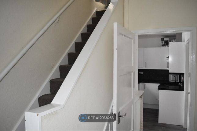 Rydal Crescent, Chesterfield photo 3