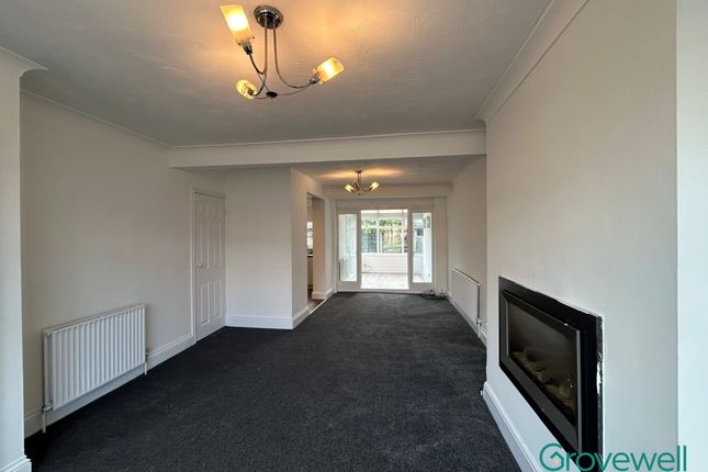 247 Hollinwood Avenue, Oldham photo 2