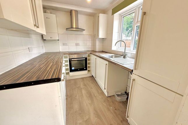 13, Bunhill Close, Dunstable photo 3
