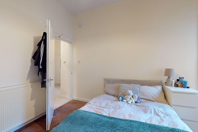 Flat for sale in West Graham Street, Glasgow