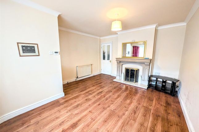 87, Darwin Road, Walsall photo 2