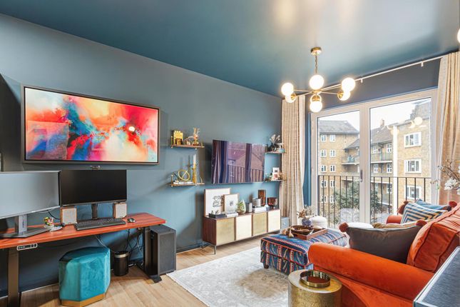 Flat 31, 20 Juxon Street, London photo 3