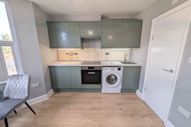 38 (Room 6), Neasden Lane, Neasden, London photo 3