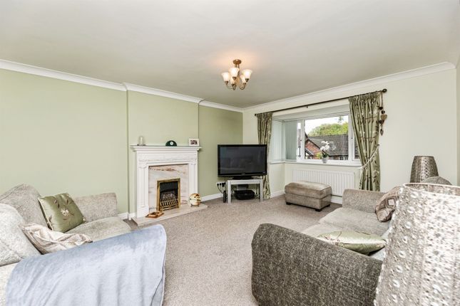 8, Ibbetson Drive, Leeds photo 4