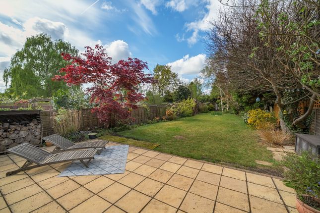 88, Busbridge Lane, Godalming photo 4