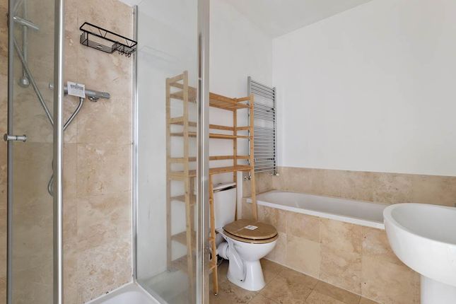07-d975Jhhgll - Flat 2, 77 Westow Hill - 21 (1)-Sm