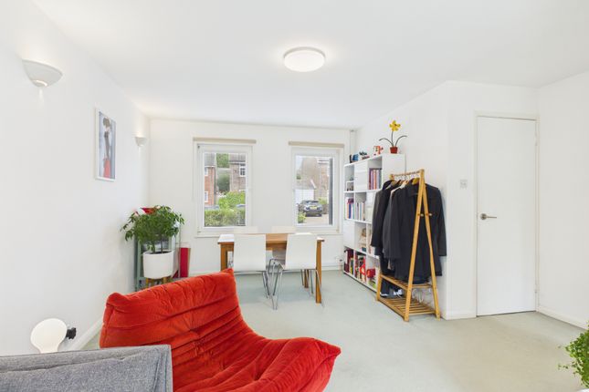 39 Bluebell Close, Horsham photo 3