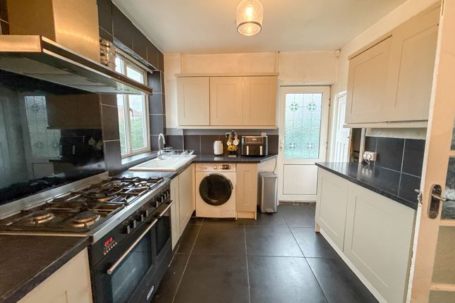 90 Rothbury Gardens, Gateshead photo 3