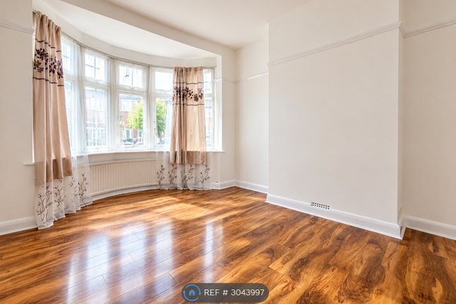 Blackmore Avenue, Southall photo 4