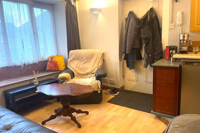 27, Fairhaven Close, Cardiff photo 4