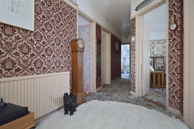 27, Talbot Avenue, Herne Bay photo 3