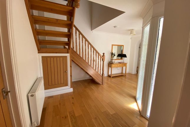 9, Castle Hall Road, Milford Haven photo 3