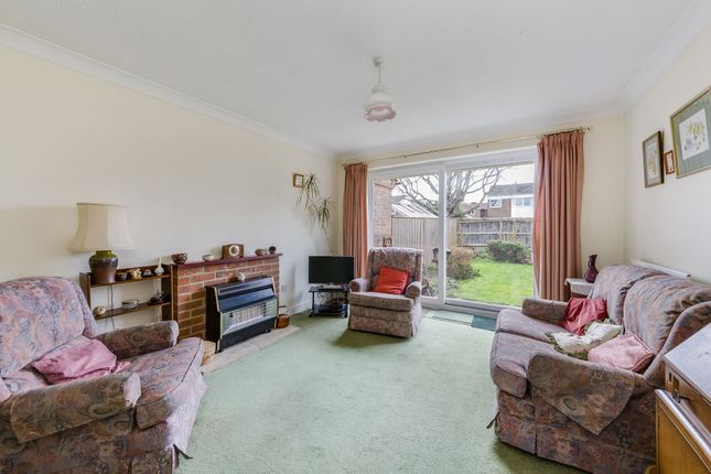 14 Manor Court, Abingdon photo 2
