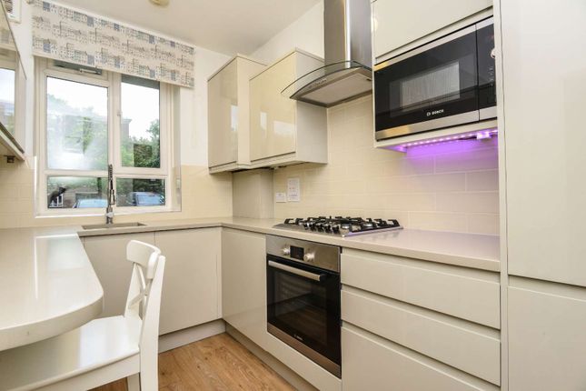 43, Lancaster Court, Fulham Broadway photo 2