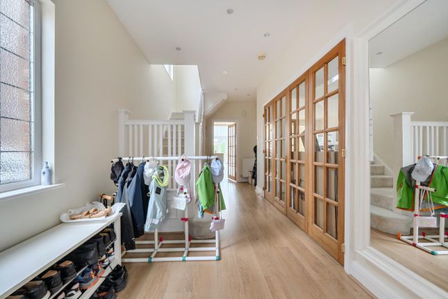 43, Cissbury Ring South, London photo 2