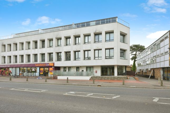 Flat 13, Deacons House, 61, High Road, Broxbourne photo 3