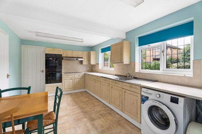 14, Lincoln Gardens, Reading photo 4