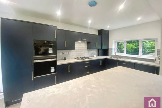 Mayfair Mews, 2, Mayfair Park, Greater Manchester photo 4