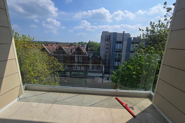 Flat 14  , Deseret House, London Road, Mitcham photo 4