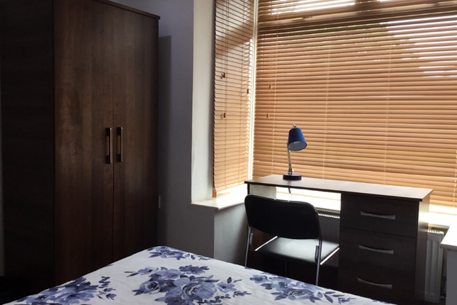 251, BIRMINGHAM photo 4