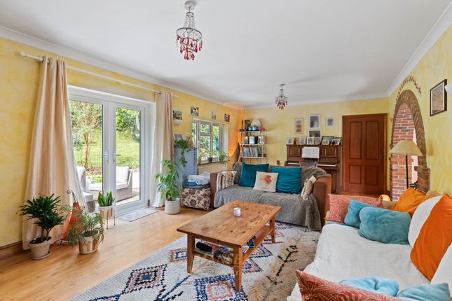 5 Broadstone Park Road, Forest Row photo 2