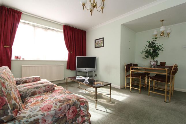 2, Sutton Close, Beckenham photo 2