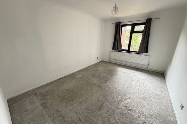 6, Chaldon Close, Wolverhampton photo 4