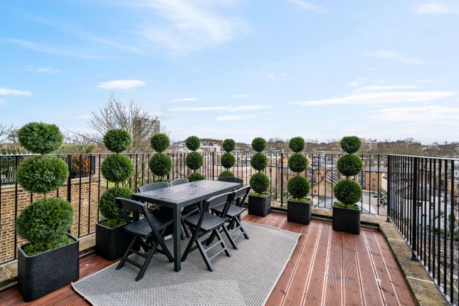 Flat for sale in Ladbroke Square, Holland Park
