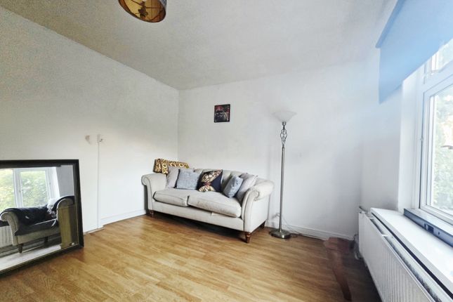 13 Honiton House, Warner Road, Camberwell photo 2