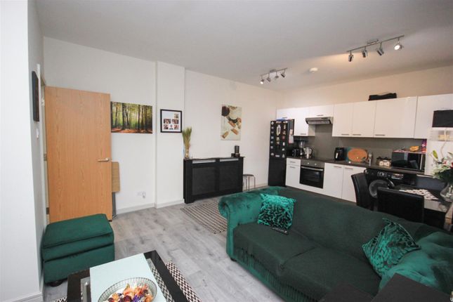 Flat 31, Avon House, 2 Tithe Barn Road, Wellingborough photo 2
