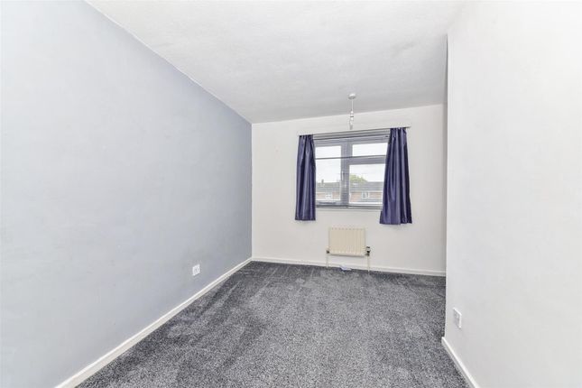 16, PETERBOROUGH photo 4