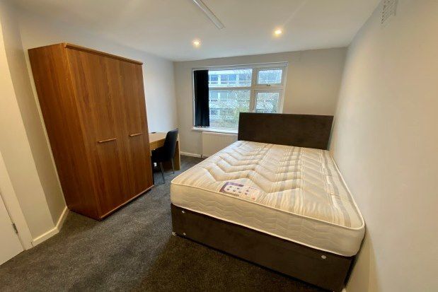Property to rent in Crescent Range, Manchester