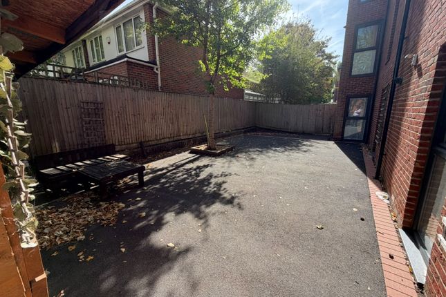 2 Otter Way, Yiewsley, WEST DRAYTON photo 5