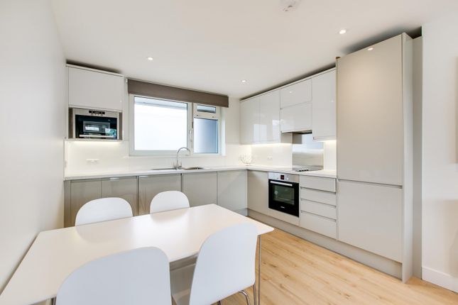 Thumbnail Flat to rent in Searles Close, London