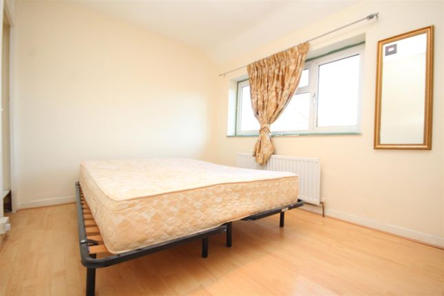 3, Stoughton Road, Surrey photo 5