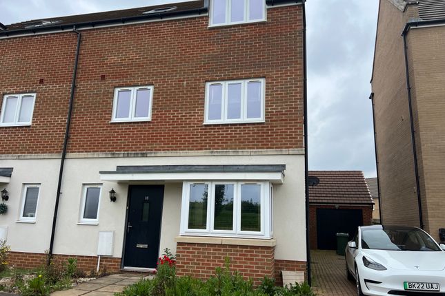 Property to rent in Kite Way, Hampton Vale, Peterborough
