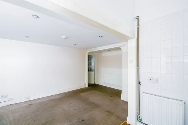 Flat for sale in Court Road, Barry