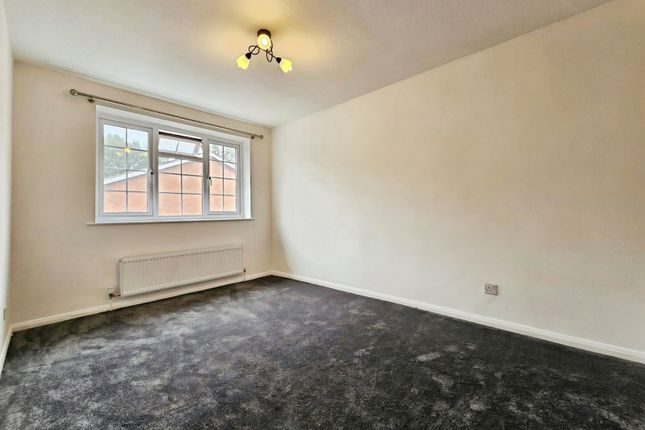 85, Waters Drive, Middlesex photo 4