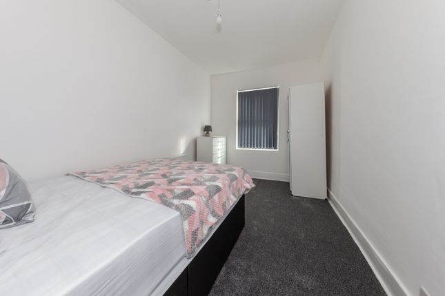 Thumbnail Room to rent in Dallow Road, Luton