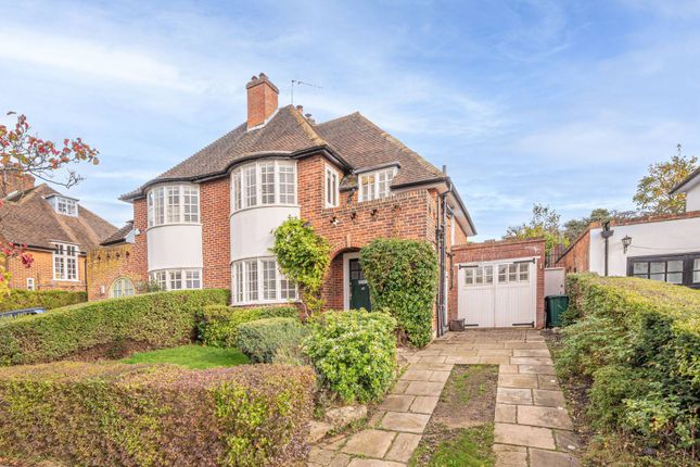 Thumbnail Property to rent in Hill Rise, Hampstead Garden Suburb, London