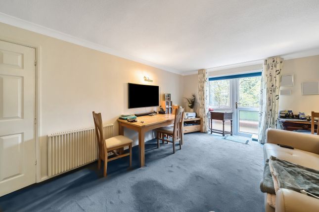 Flat for sale in Balmoral Court, King George Close, Cheltenham, Gloucestershire
