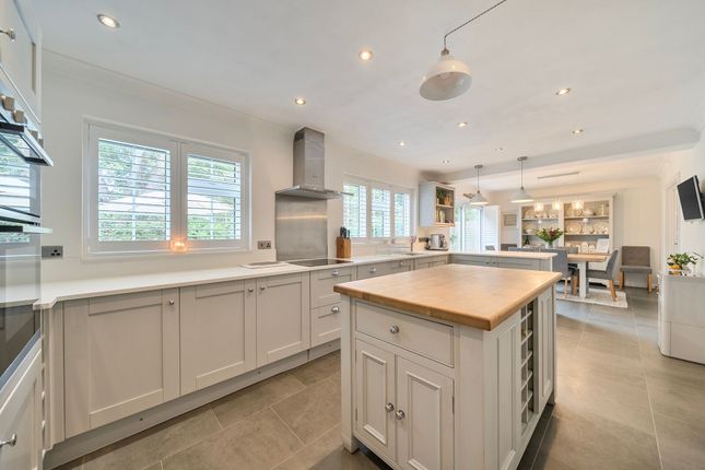 6 Elmstead Gardens, Chichester photo 3